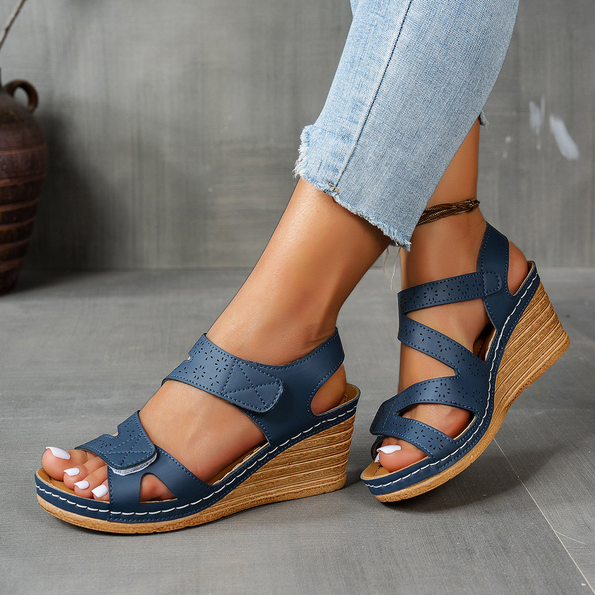 Fedora | Perforated Strap Wedge