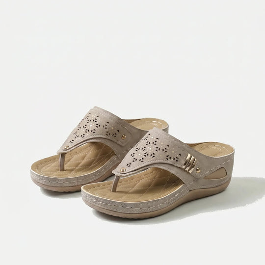 Evelisa | Comfort Toe Loop Slide