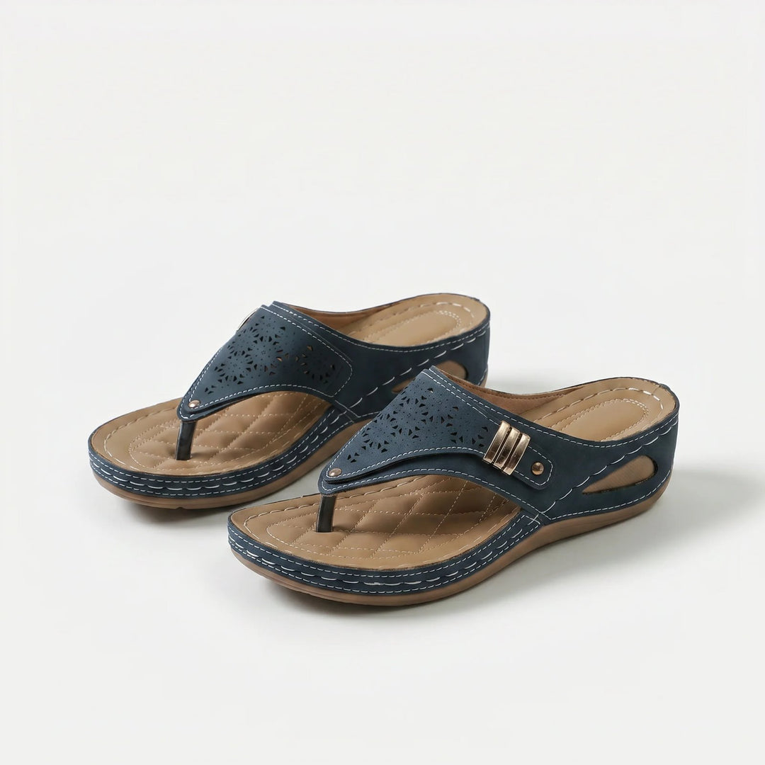 Evelisa | Comfort Toe Loop Slide