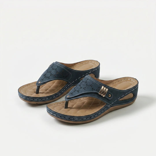 Evelisa | Comfort Toe Loop Slide