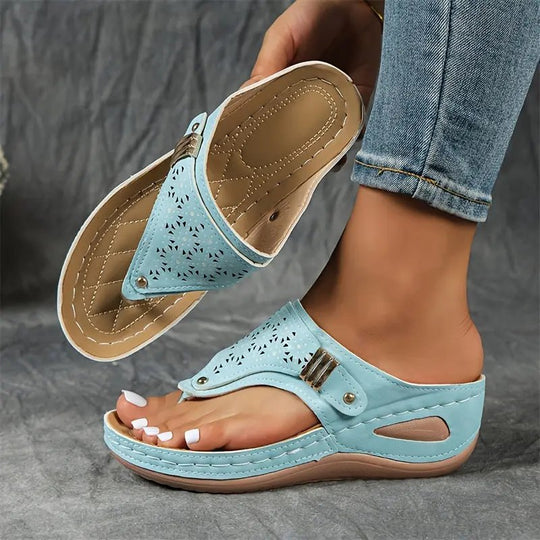Evelisa | Comfort Toe Loop Slide