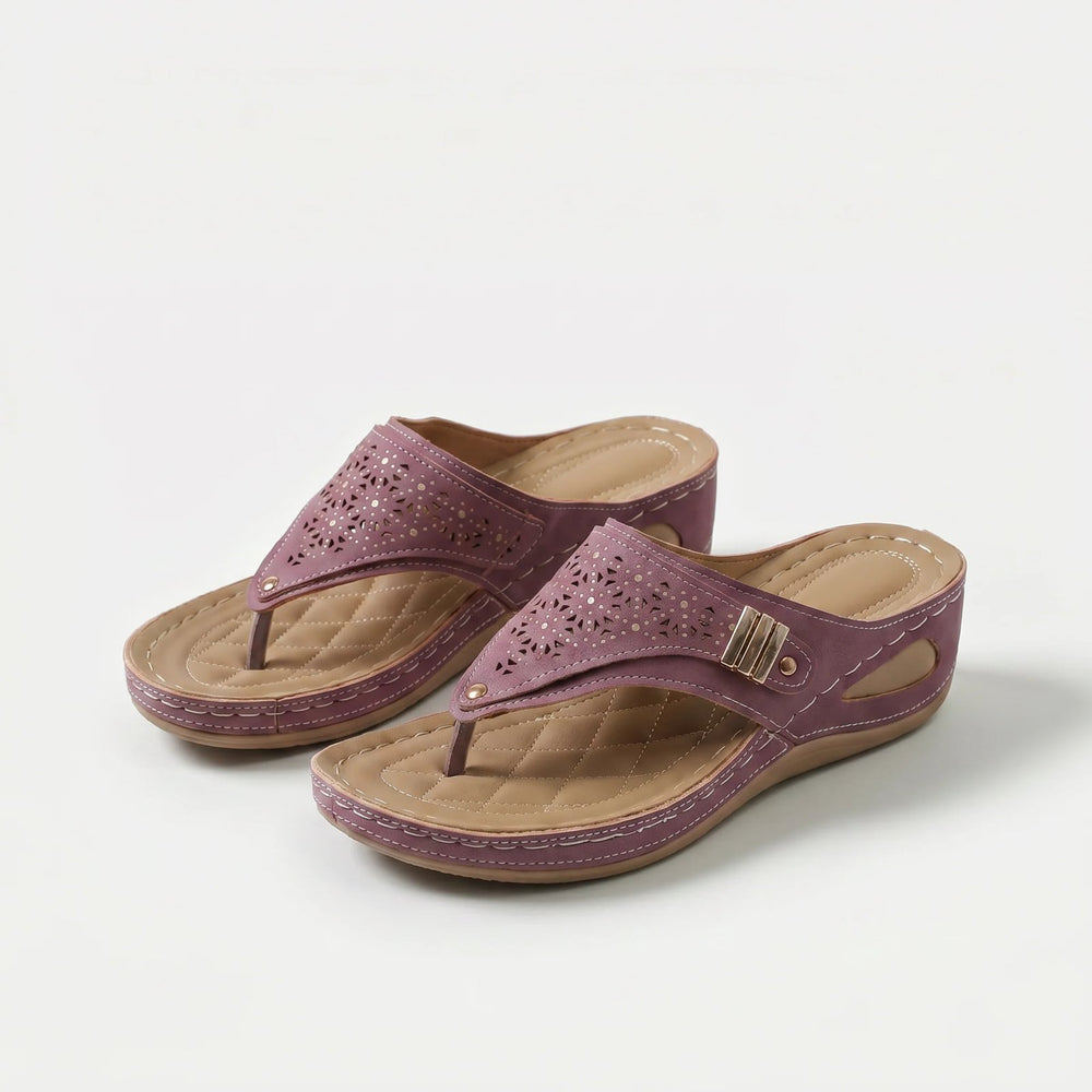 Evelisa | Comfort Toe Loop Slide