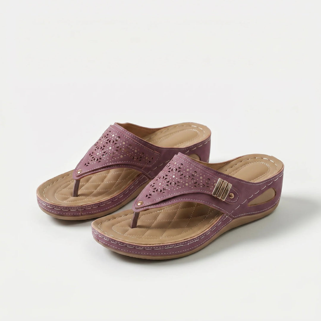 Evelisa | Comfort Toe Loop Slide